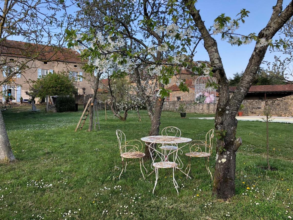Chatel de Bierre Sigy-le-Châtel Exterior foto